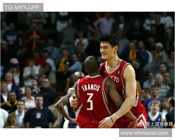 姚明与拜纳姆的巅峰对决:篮球巨星之间的精彩较量与传奇故事 姚明与拜纳姆的巅峰对决:篮球巨星之间的精彩较量与传奇故事